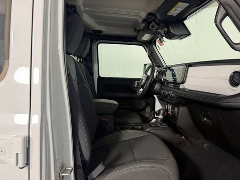 Used 2025 Jeep Wrangler Unlimited Sahara w/ Safety Group AWD/4WD image 30