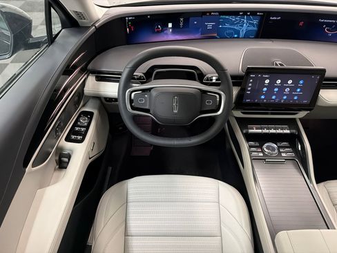 New 2026 Lincoln Nautilus Reserve AWD/4WD image 21