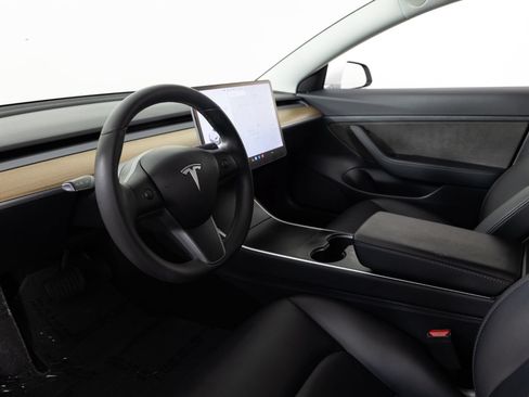 Used 2020 Tesla Model 3 Standard Range Plus RWD image 13