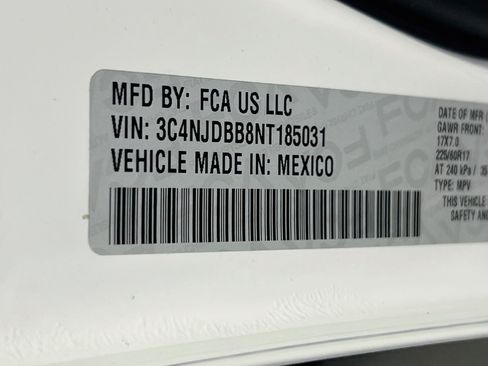 Used 2022 Jeep Compass Latitude w/ Convenience Group AWD/4WD image 29