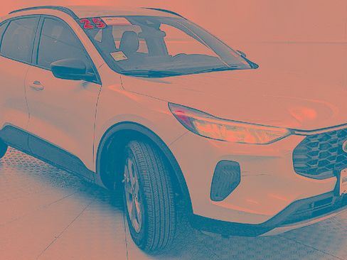 Certified 2025 Ford Escape ST-Line w/ Tech Pack #1 AWD/4WD image 1