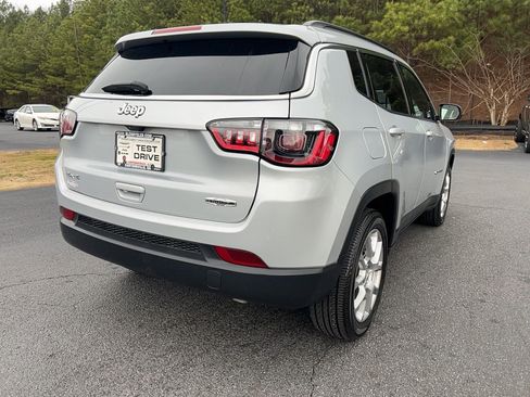 Used 2024 Jeep Compass Latitude w/ Sun and Sound Group image 5