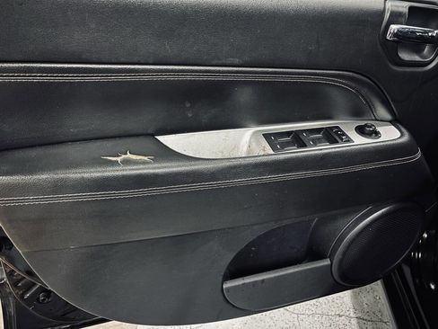 Used 2017 Jeep Compass High Altitude image 32