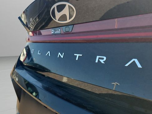 New 2026 Hyundai Elantra Limited FWD image 33