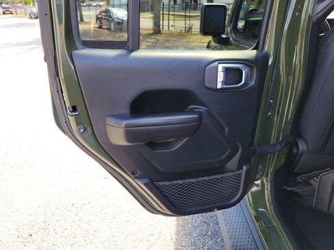 Used 2021 Jeep Gladiator Sport image 27