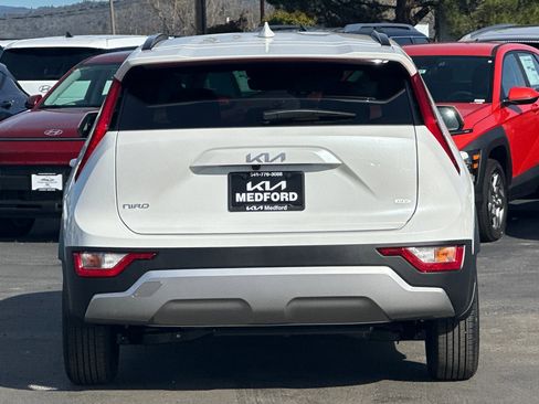 New 2026 Kia Niro LX FWD image 5