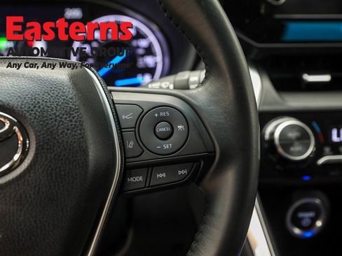 Used 2024 Toyota Venza LE image 15