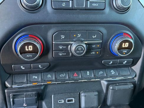 Used 2019 Chevrolet Silverado 1500 LT Trail Boss image 19