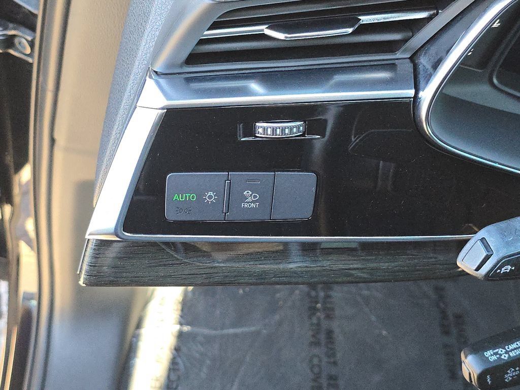 Used 2020 Audi Q7 2.0T Premium AWD/4WD image 33