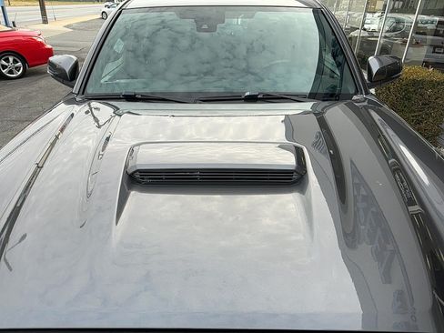 Used 2018 Toyota Tacoma TRD Sport AWD/4WD image 26