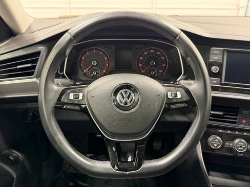 Used 2019 Volkswagen Jetta SE FWD image 35