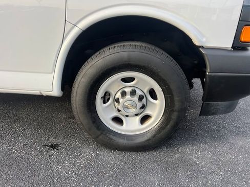 Used 2022 Chevrolet Express 2500 w/ Driver Convenience Package image 11