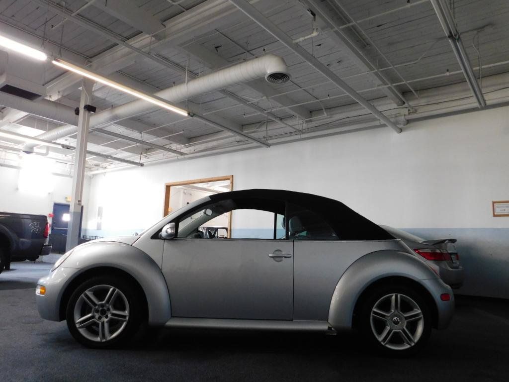 Used 2005 Volkswagen Beetle GLS FWD image 2