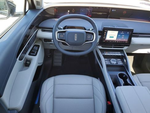 New 2026 Lincoln Nautilus Premier AWD/4WD image 15