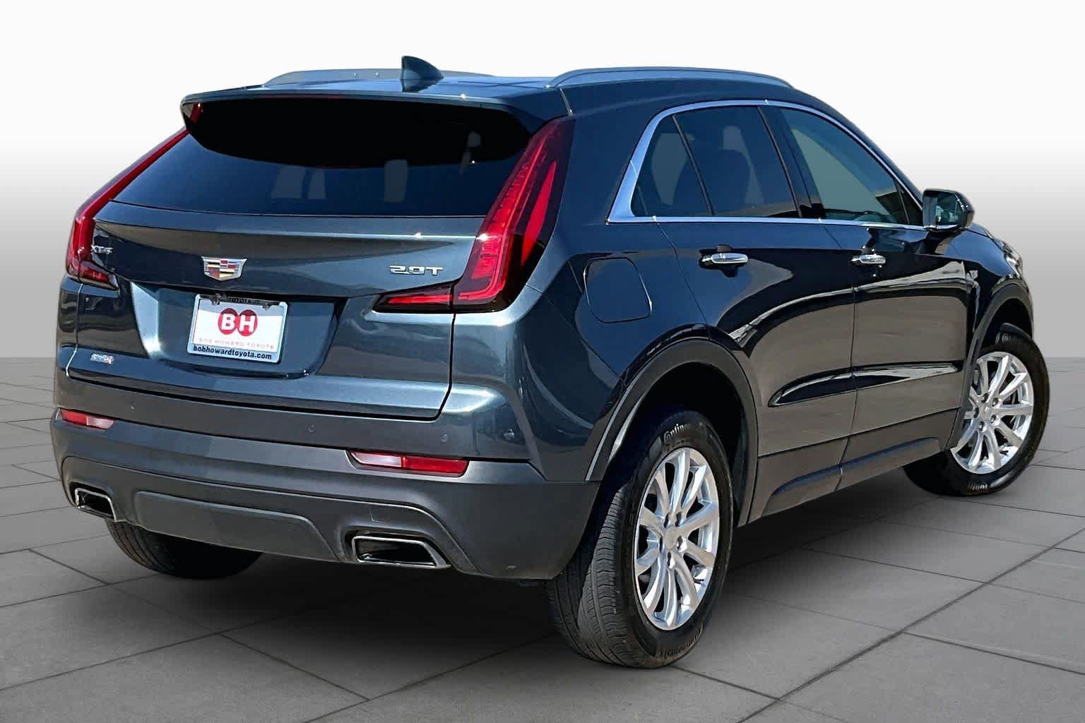 Used 2019 Cadillac XT4 Luxury w/ Cold Weather Package FWD image 13