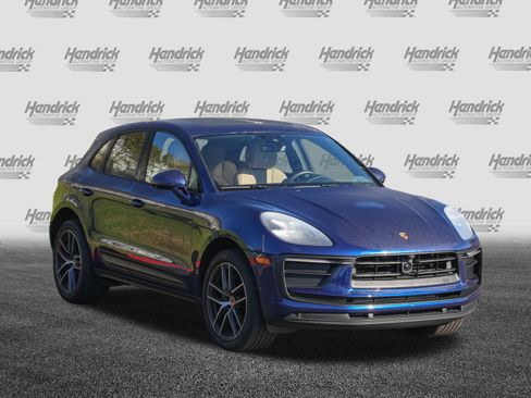 Used 2024 Porsche Macan image 2