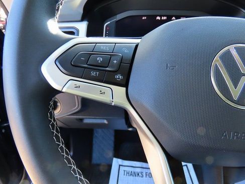 Used 2023 Volkswagen Atlas SE image 33