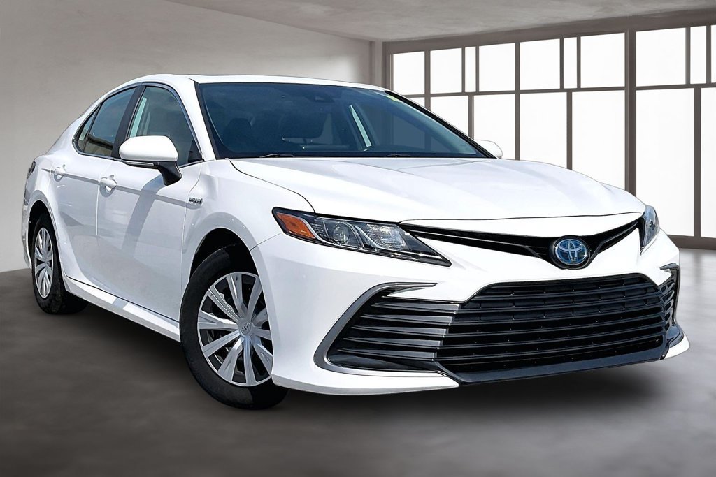 Used 2021 Toyota Camry LE w/ Audio Upgrade Package FWD image 3