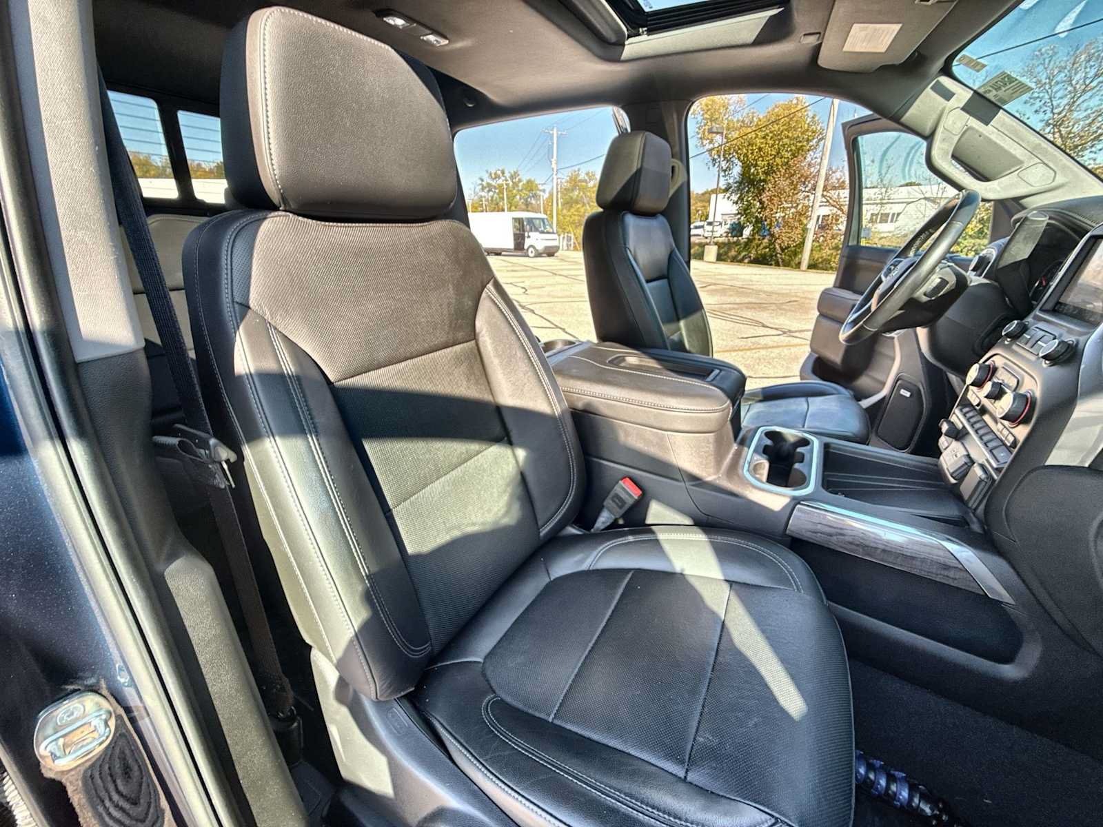 Certified 2020 Chevrolet Silverado 1500 LTZ w/ LTZ Premium Package AWD/4WD image 29