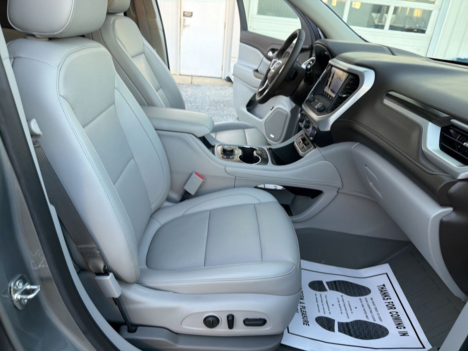 Used 2023 GMC Acadia SLT w/ Technology Package AWD/4WD image 27