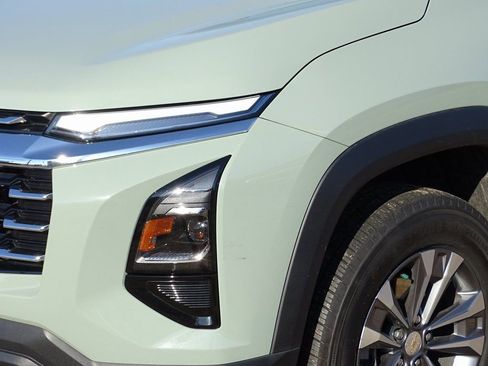 Used 2025 Chevrolet Equinox LT image 25