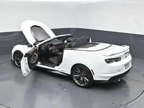 Used 2022 Chevrolet Camaro ZL1 RWD image 57