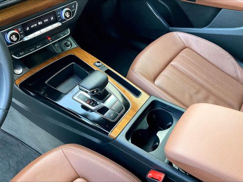 Used 2023 Audi Q5 2.0T Premium image 16