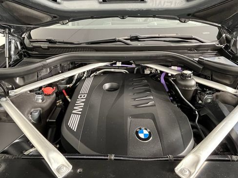 Used 2023 BMW X7 xDrive40i AWD/4WD image 18