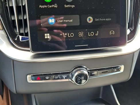 New 2026 Volvo XC90 B6 Plus w/ Protection Package Premier image 18