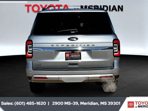 Used 2022 Ford Expedition Limited image 4