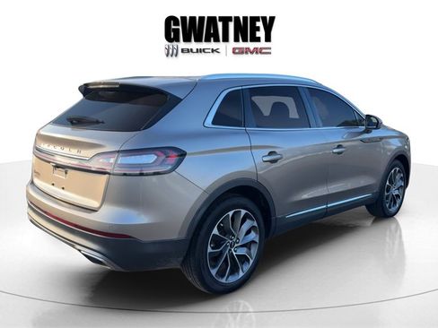 Used 2021 Lincoln Nautilus Reserve image 6