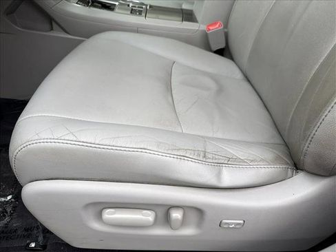 Used 2011 Toyota Highlander SE image 12