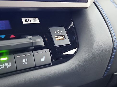 New 2026 Toyota Tundra Platinum image 17