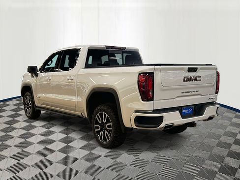 Used 2023 GMC Sierra 1500 AT4 w/ AT4 Preferred Package AWD/4WD image 4