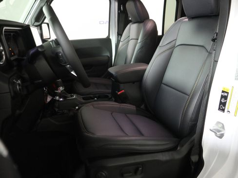 New 2026 Jeep Wrangler Sahara AWD/4WD image 22