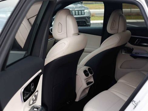 Used 2026 Mercedes-Benz GLC 300 4MATIC image 25