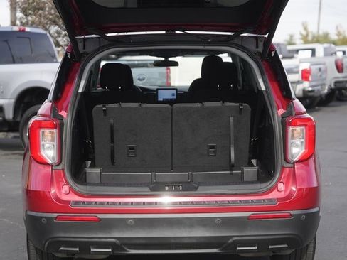 Certified 2021 Ford Explorer XLT image 32