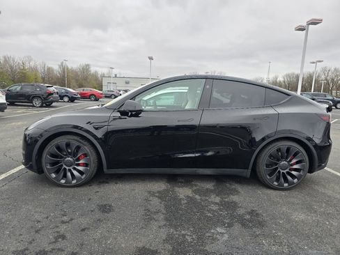 Used 2023 Tesla Model Y Performance image 4