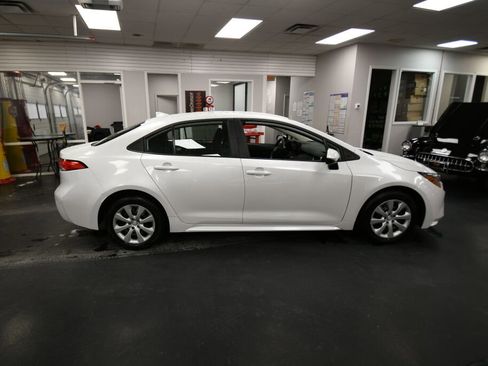 Certified 2025 Toyota Corolla LE image 8