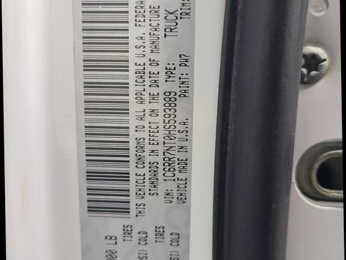 Used 2017 RAM 1500 Laramie w/ Convenience Group image 3