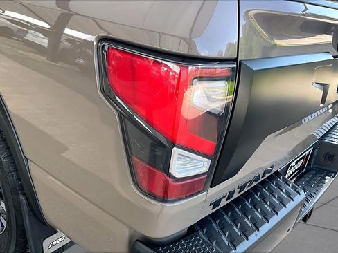 Used 2023 Nissan Titan PRO-4X w/ Pro-4x Convenience Package AWD/4WD image 28
