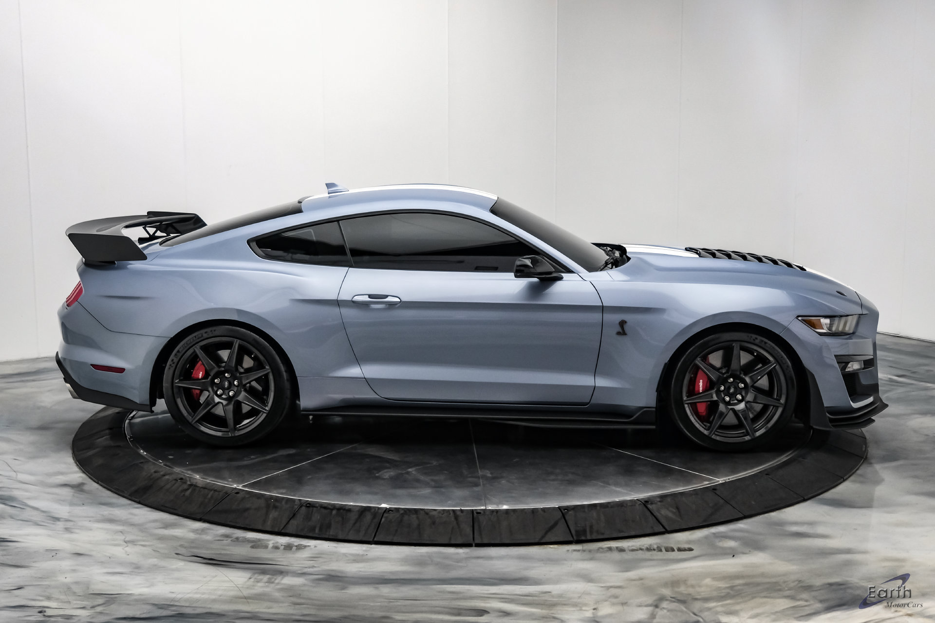 Used 2022 Ford Mustang Shelby GT500 w/ Carbon Fiber Track Pack RWD image 25
