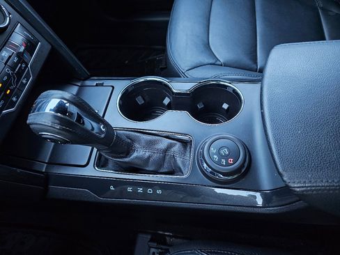 Used 2018 Ford Explorer XLT w/ Equipment Group 202A image 62