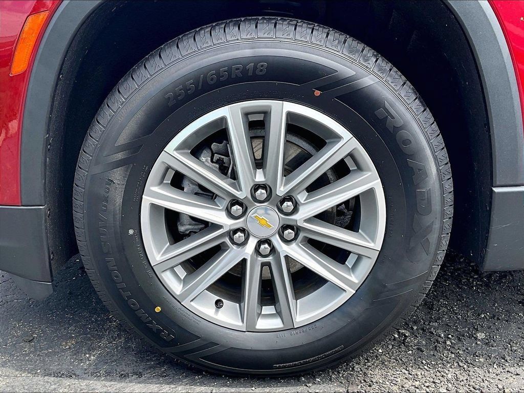 Used 2023 Chevrolet Traverse LT AWD/4WD image 7