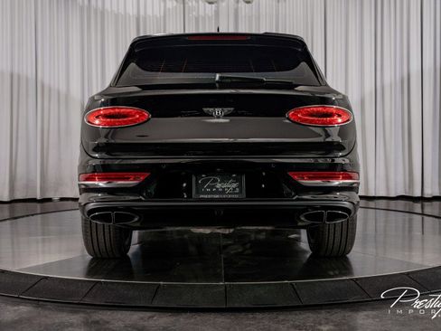 Used 2022 Bentley Bentayga image 15