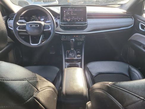 Used 2024 Jeep Compass Latitude AWD/4WD image 14
