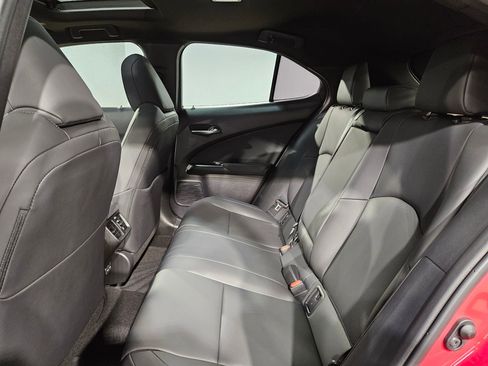 Used 2024 Lexus UX 250h F Sport FWD image 36