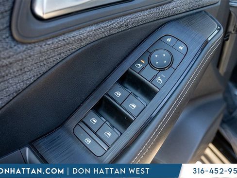 Used 2023 Nissan Rogue SV image 15