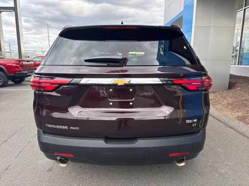 Used 2023 Chevrolet Traverse LT w/ Rear Camera Mirror Package image 7