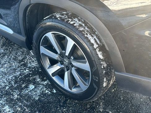 Certified 2024 Honda Pilot Touring image 9